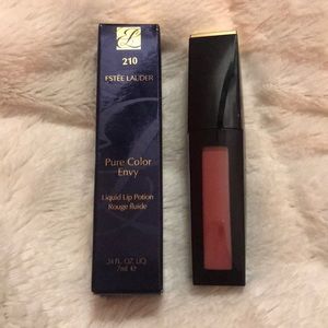 ESTEE LAUDER liquid lipstick not so innocent